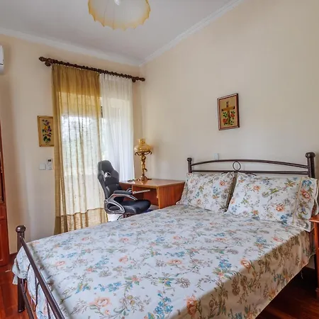 Vilă Haris *